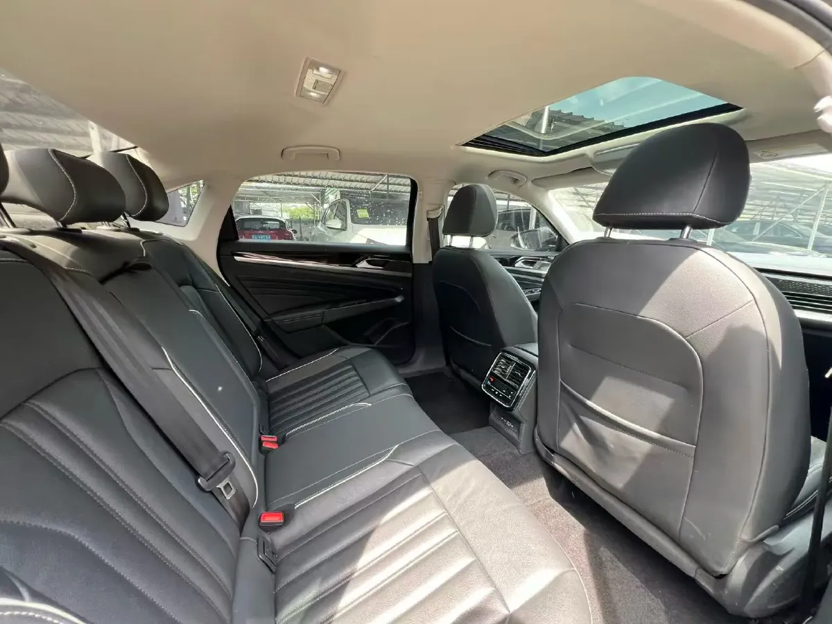 2021 Volkswagen Passat 1.4T 150HP L4 7DCT,autocango,china used car exporter,china ev exporter,chinese used car exporter,chinese used ev exporter
