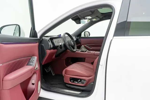 2025 AITO AITO M8 REEV 160HP REEV 53.4KWH,autocango,china used car exporter,china ev exporter,chinese used car exporter,chinese used ev exporter