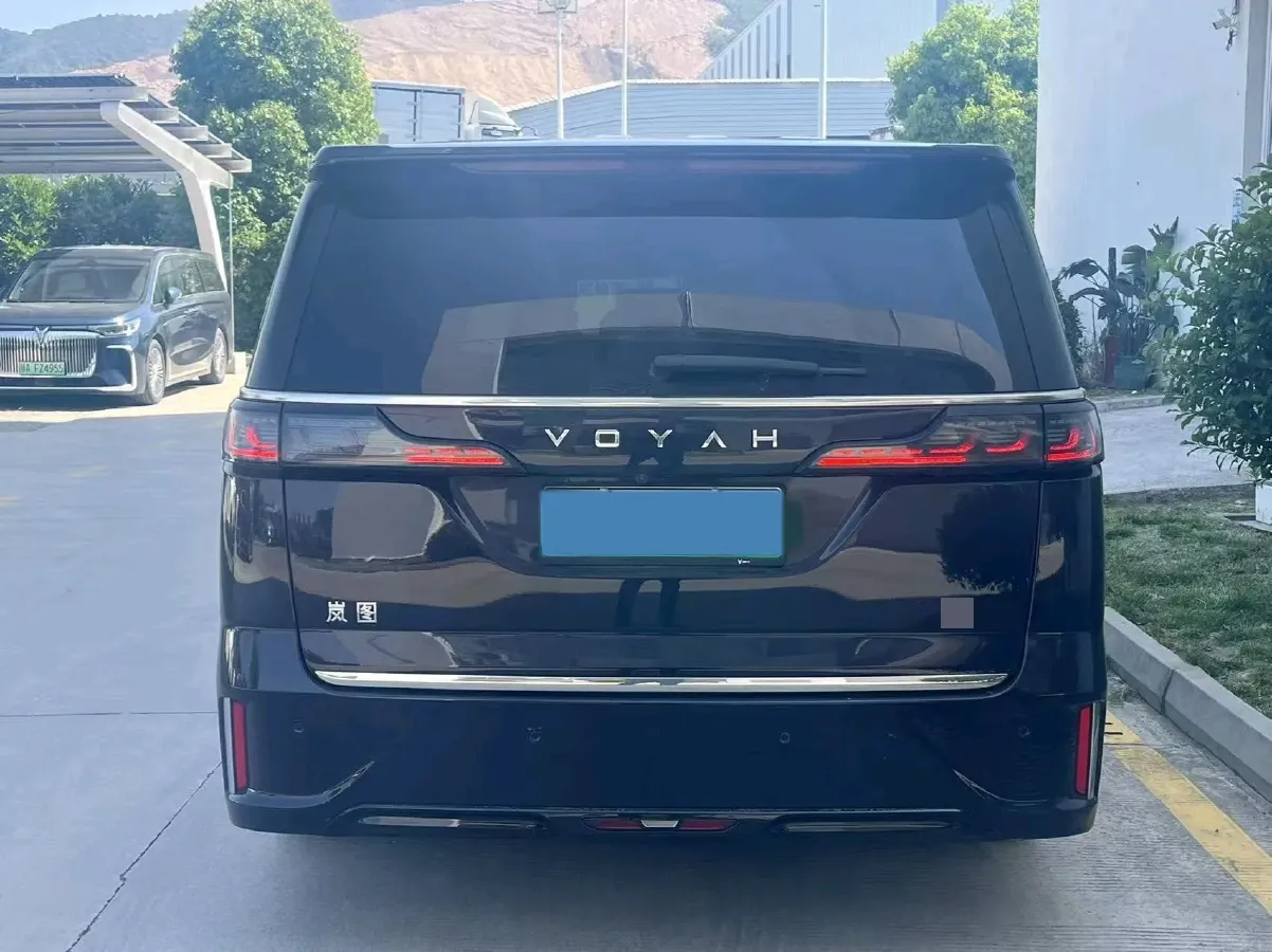 2022 Voyah Dream 1.5T 136HP L4 PHEV 25.57KWH,autocango,china used car exporter,china ev exporter,chinese used car exporter,chinese used ev exporter