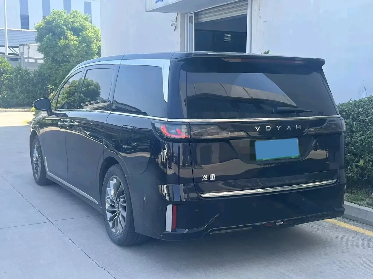 2022 Voyah Dream 1.5T 136HP L4 PHEV 25.57KWH,autocango,china used car exporter,china ev exporter,chinese used car exporter,chinese used ev exporter