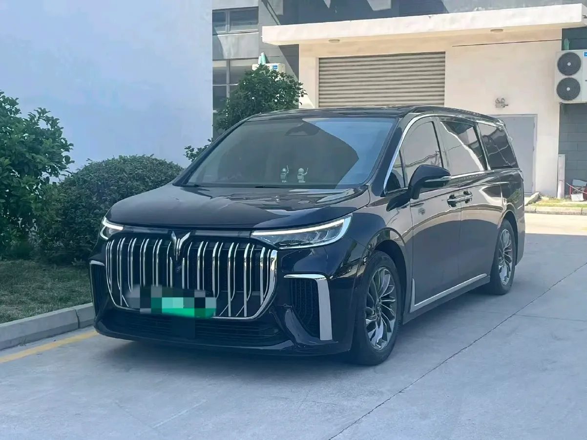 2022 Voyah Dream 1.5T 136HP L4 PHEV 25.57KWH,autocango,china used car exporter,china ev exporter,chinese used car exporter,chinese used ev exporter