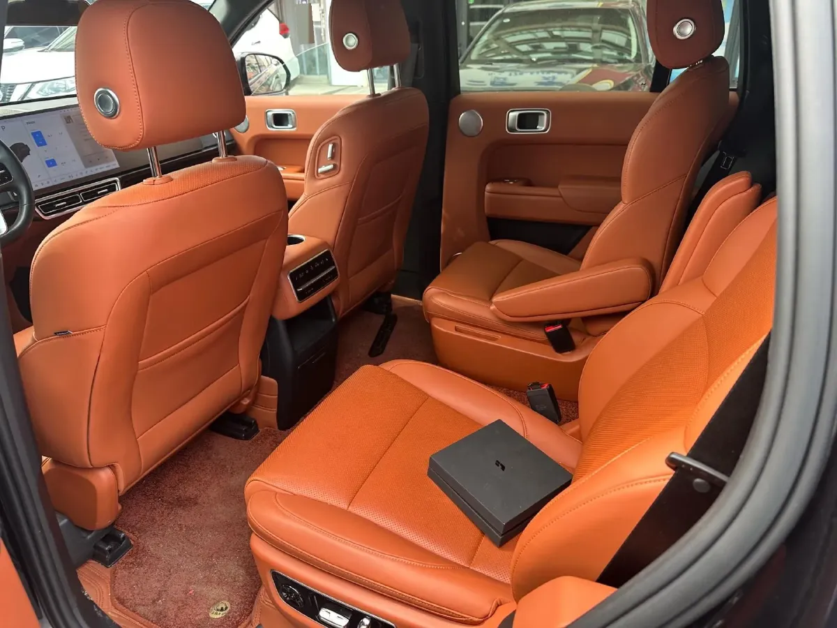 2023 Li L8 Range Extended 154HP REEV 40.9KWH,autocango,china used car exporter,china ev exporter,chinese used car exporter,chinese used ev exporter