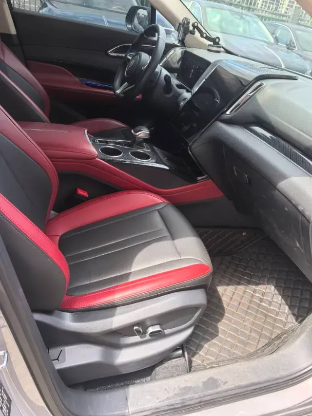 2023 HongQi HS3 1.5T 169HP L4 7DCT,autocango,china used car exporter,china ev exporter,chinese used car exporter,chinese used ev exporter