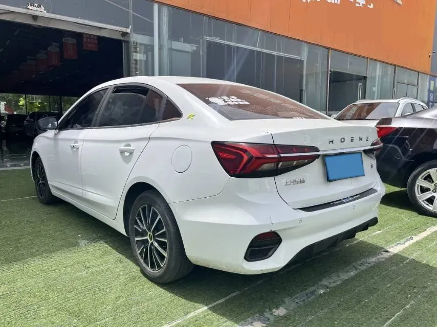 2021 Roewe i5 1.5L 120HP L4 5MT,autocango,china used car exporter,china ev exporter,chinese used car exporter,chinese used ev exporter