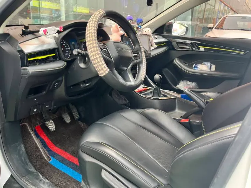 2021 Roewe i5 1.5L 120HP L4 5MT,autocango,china used car exporter,china ev exporter,chinese used car exporter,chinese used ev exporter