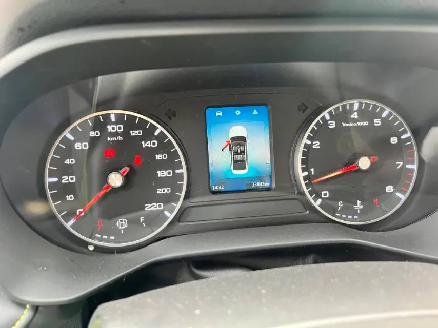 2021 Roewe i5 1.5L 120HP L4 5MT,autocango,china used car exporter,china ev exporter,chinese used car exporter,chinese used ev exporter