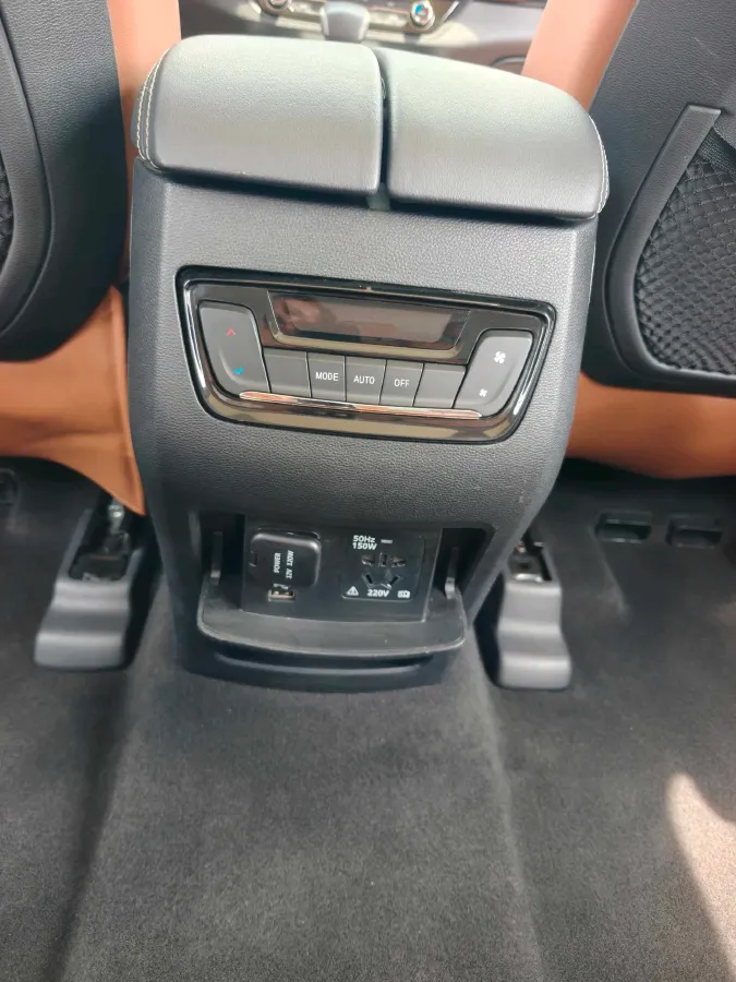 2017 MAXUS D90 2.0T 224HP L4 6AT,autocango,china used car exporter,china ev exporter,chinese used car exporter,chinese used ev exporter