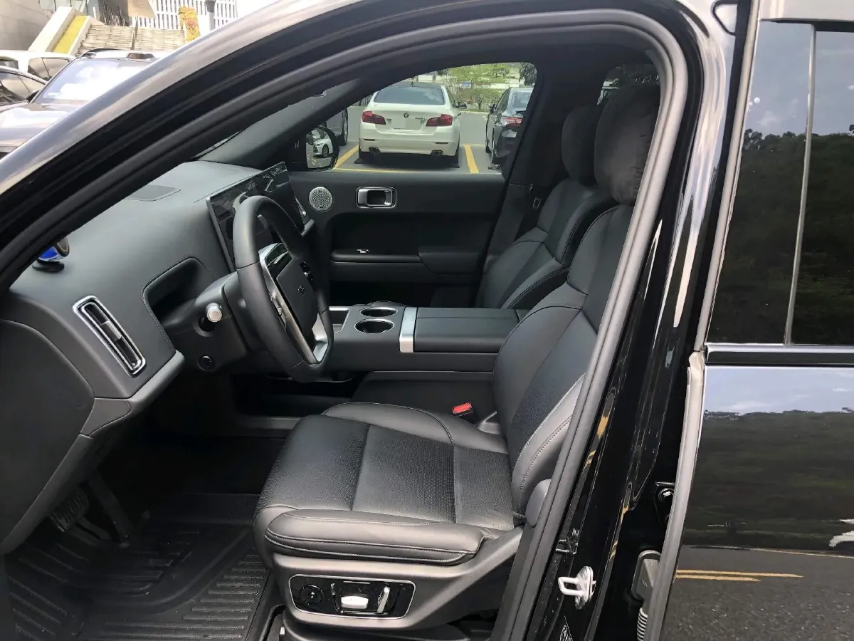 2024 Li L8 Range Extended 154HP REEV 42.8KWH,autocango,china used car exporter,china ev exporter,chinese used car exporter,chinese used ev exporter