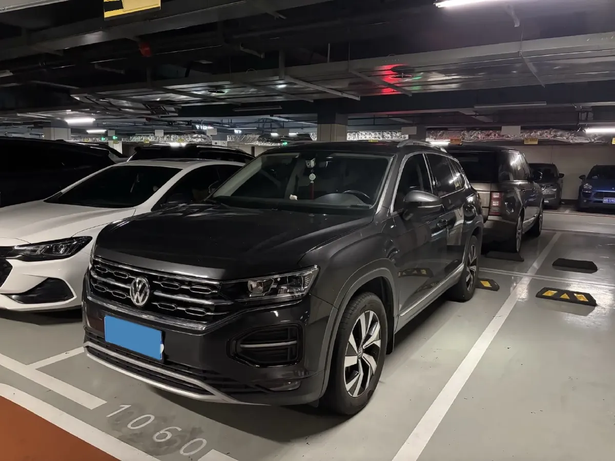2019 Jeep Cherokee 2.0T 234HP L4 9AT,autocango,china used car exporter,china ev exporter,chinese used car exporter,chinese used ev exporter