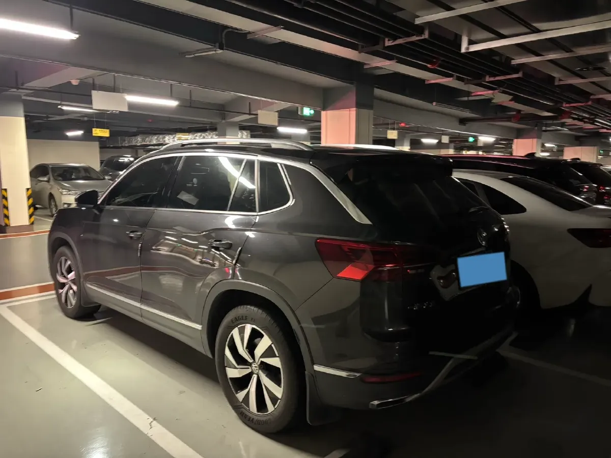 2019 Jeep Cherokee 2.0T 234HP L4 9AT,autocango,china used car exporter,china ev exporter,chinese used car exporter,chinese used ev exporter