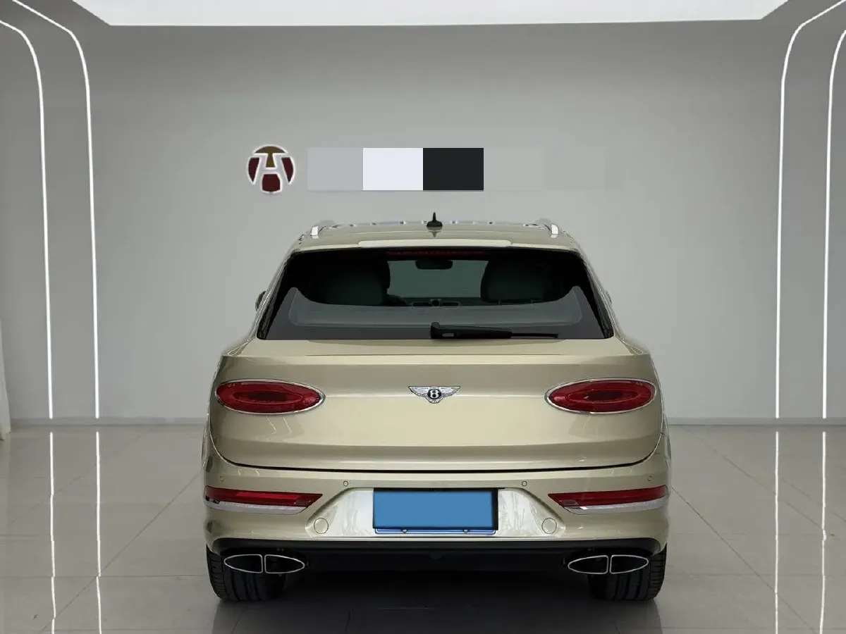 2022 Bentley Bentayga 4.0T 550HP V8 8AT,autocango,china used car exporter,china ev exporter,chinese used car exporter,chinese used ev exporter