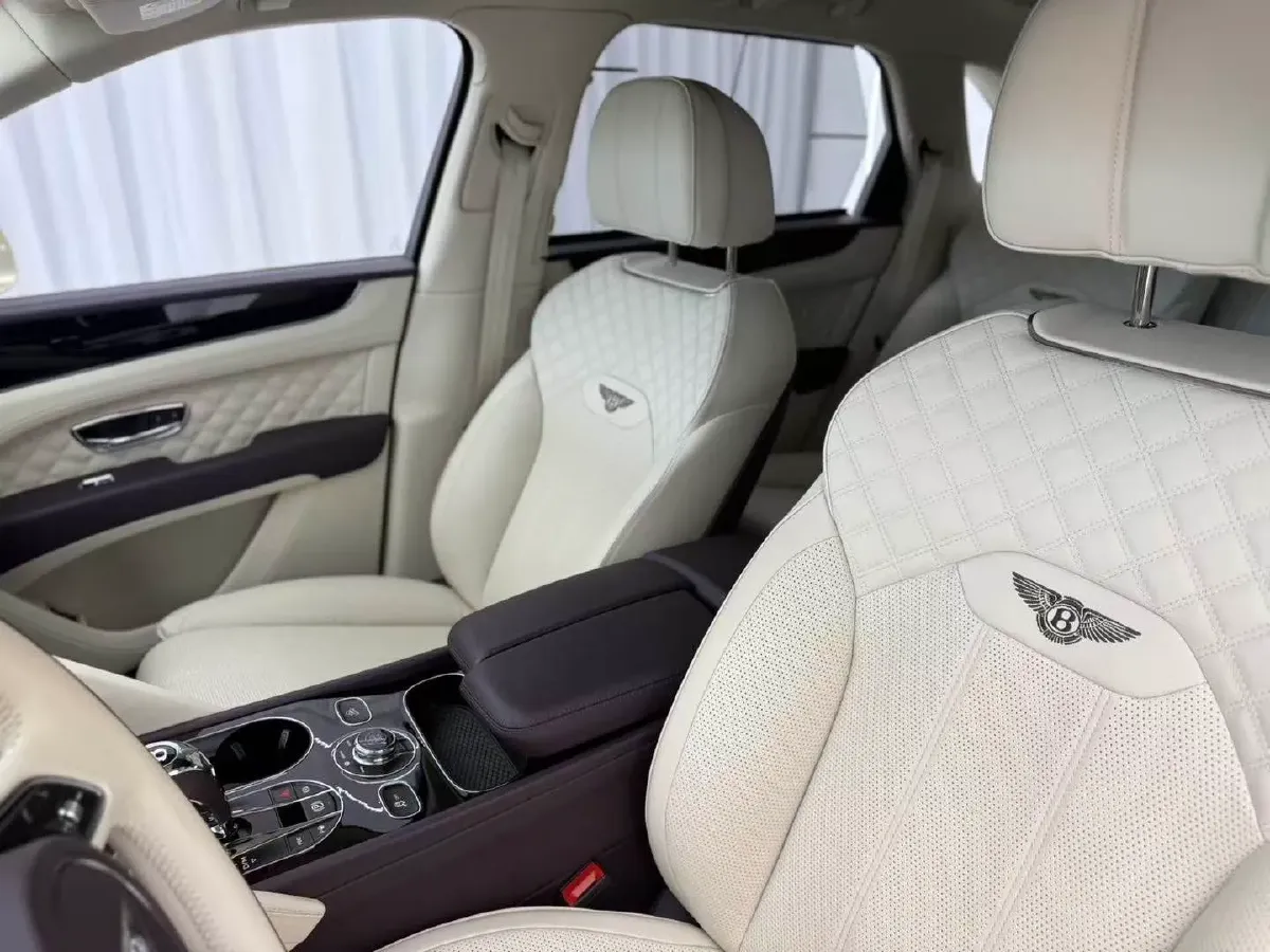 2022 Bentley Bentayga 4.0T 550HP V8 8AT,autocango,china used car exporter,china ev exporter,chinese used car exporter,chinese used ev exporter
