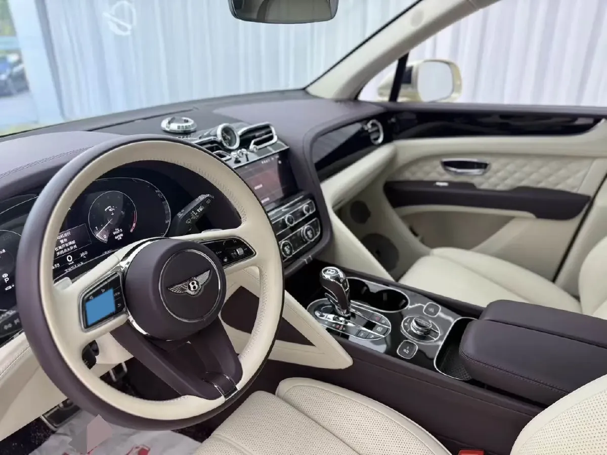 2022 Bentley Bentayga 4.0T 550HP V8 8AT,autocango,china used car exporter,china ev exporter,chinese used car exporter,chinese used ev exporter