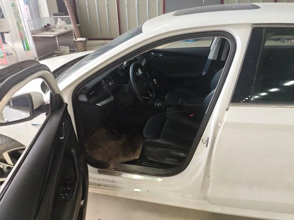 2021 Skoda Octavia 1.4T 150HP L4 7DCT,autocango,china used car exporter,china ev exporter,chinese used car exporter,chinese used ev exporter