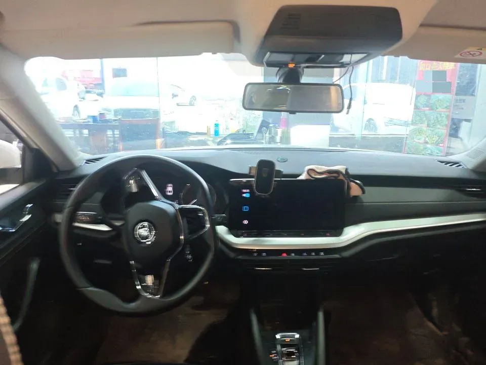 2021 Skoda Octavia 1.4T 150HP L4 7DCT,autocango,china used car exporter,china ev exporter,chinese used car exporter,chinese used ev exporter