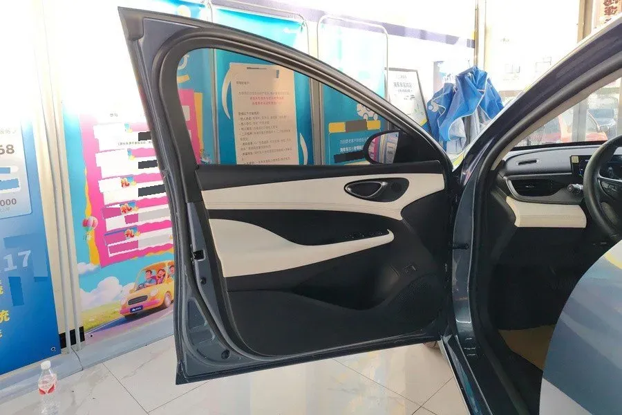 2025 BYD Seal05 DM-i 1.5L 101HP L4 E-CVT PHEV 7.68KWH,autocango,china used car exporter,china ev exporter,chinese used car exporter,chinese used ev exporter