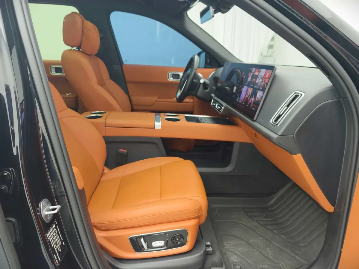 2024 Volvo S60 2.0T 197HP L4 7DCT,autocango,china used car exporter,china ev exporter,chinese used car exporter,chinese used ev exporter