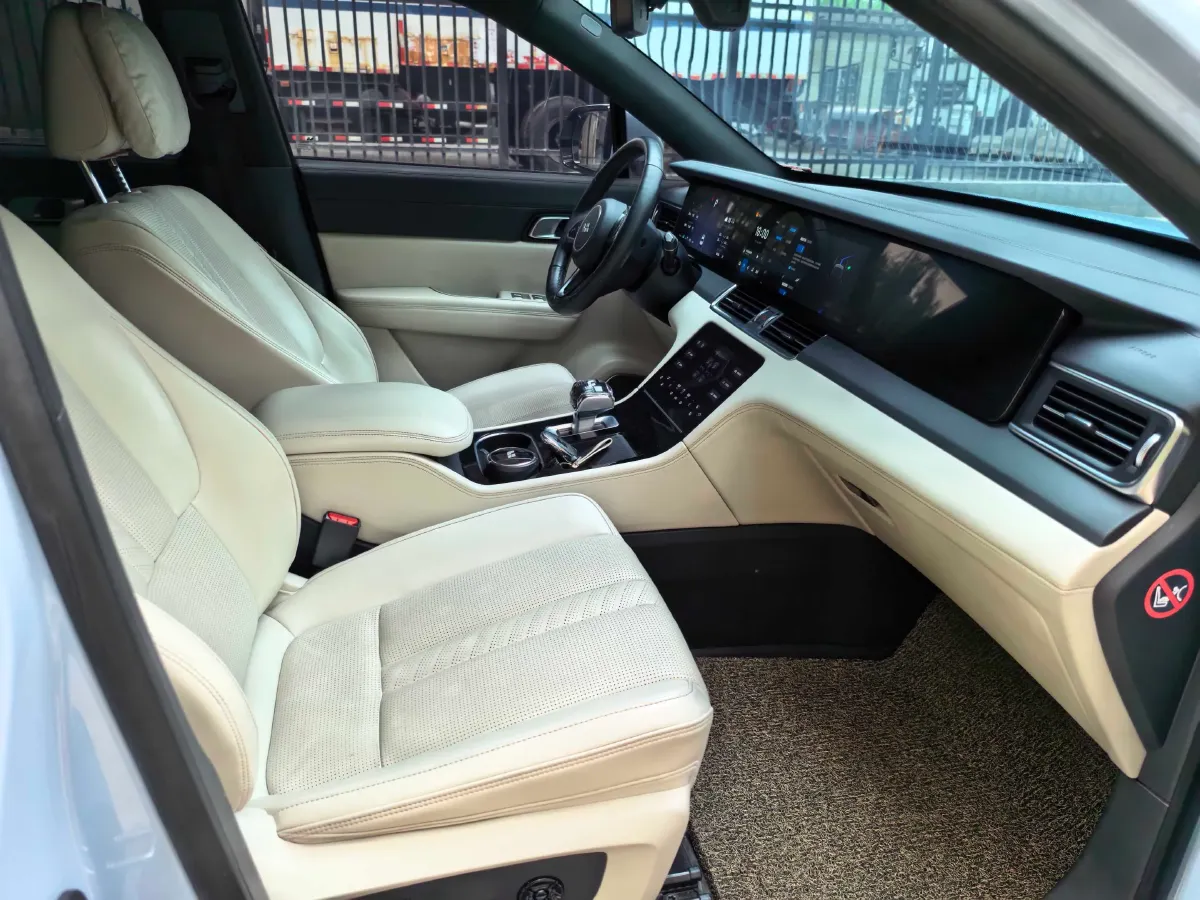 2020 Li ONE Range Extended 131HP REEV 40.5KWH,autocango,china used car exporter,china ev exporter,chinese used car exporter,chinese used ev exporter