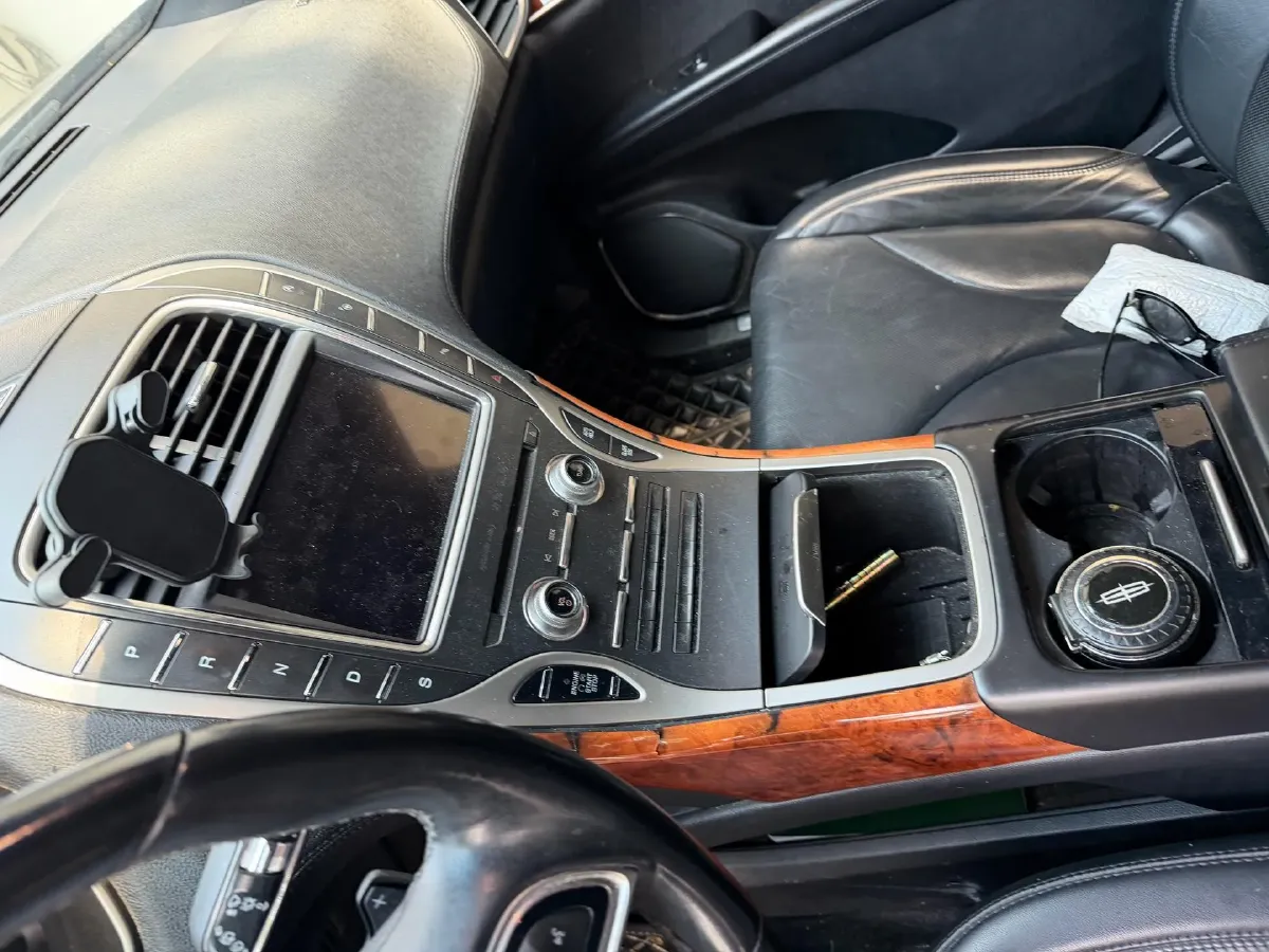 2021 Lincoln Nautilus 2.0T 245HP L4 8AT,autocango,china used car exporter,china ev exporter,chinese used car exporter,chinese used ev exporter