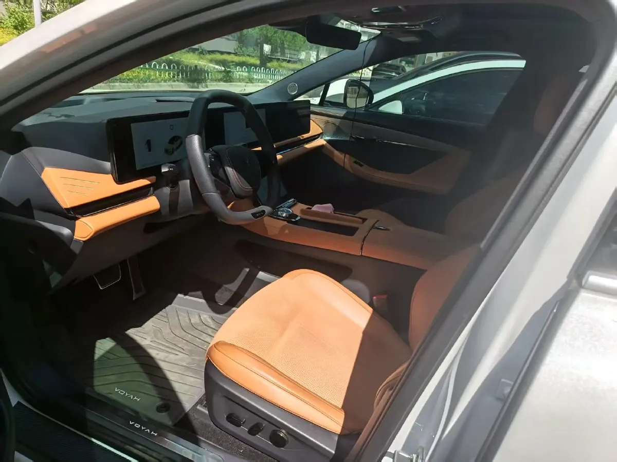 2024 Voyah ZhuiGuang 1.5T 136HP L4 PHEV 43KWH,autocango,china used car exporter,china ev exporter,chinese used car exporter,chinese used ev exporter