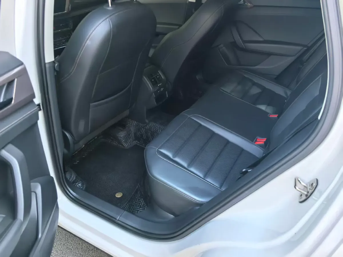 2021 Volkswagen Tharu 1.4T 150HP L4 7DCT,autocango,china used car exporter,china ev exporter,chinese used car exporter,chinese used ev exporter