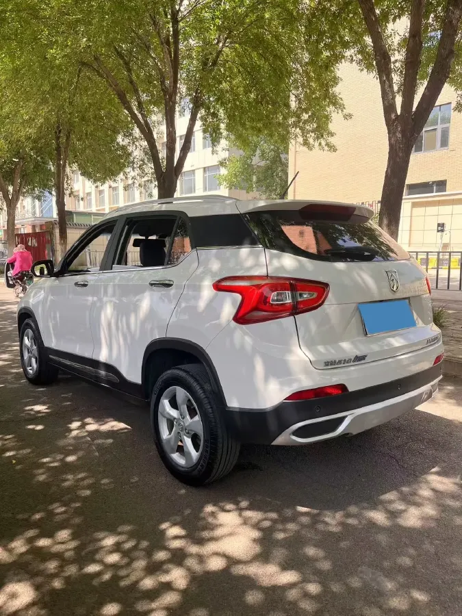 2017 BaoJun 310W 1.5L 105HP L4 6MT,autocango,china used car exporter,china ev exporter,chinese used car exporter,chinese used ev exporter