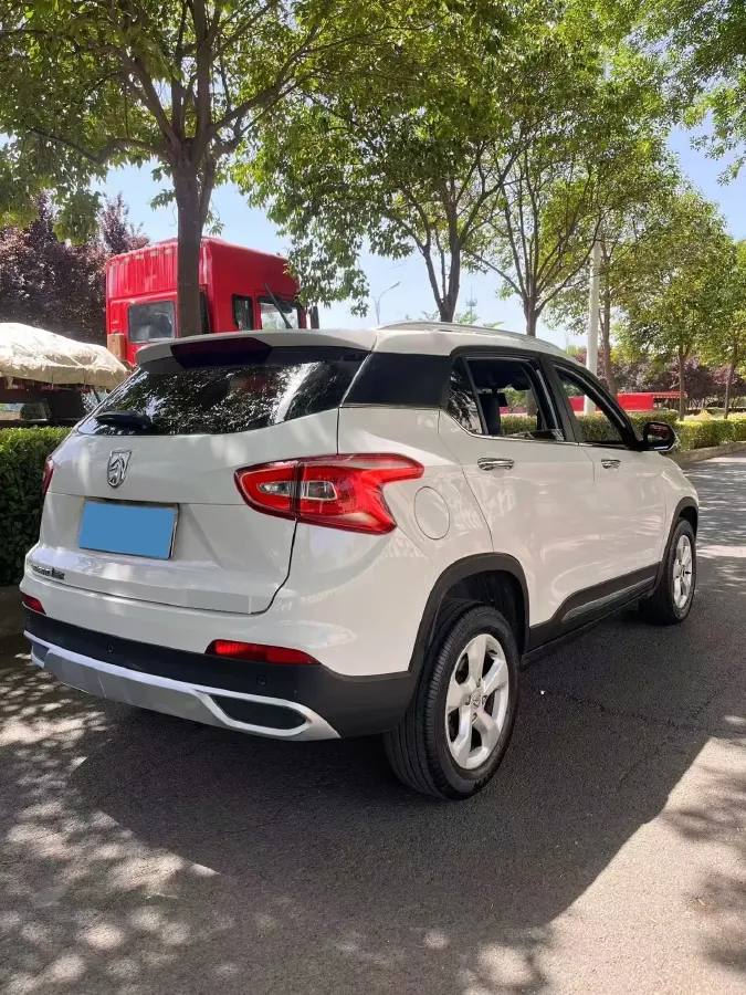 2017 BaoJun 310W 1.5L 105HP L4 6MT,autocango,china used car exporter,china ev exporter,chinese used car exporter,chinese used ev exporter