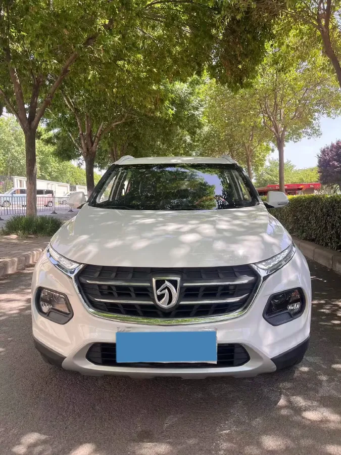2017 BaoJun 310W 1.5L 105HP L4 6MT,autocango,china used car exporter,china ev exporter,chinese used car exporter,chinese used ev exporter