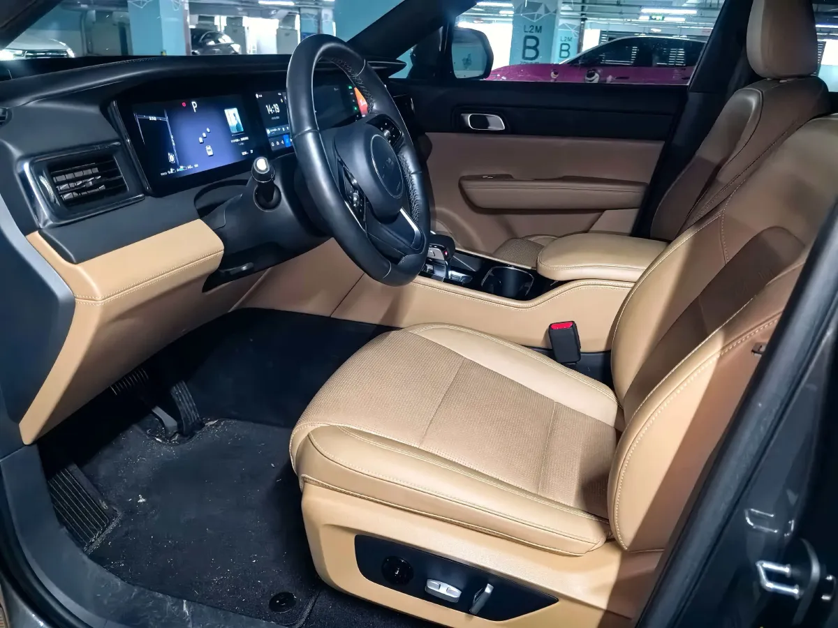 2021 Li ONE Range Extended 131HP REEV 40.5KWH,autocango,china used car exporter,china ev exporter,chinese used car exporter,chinese used ev exporter