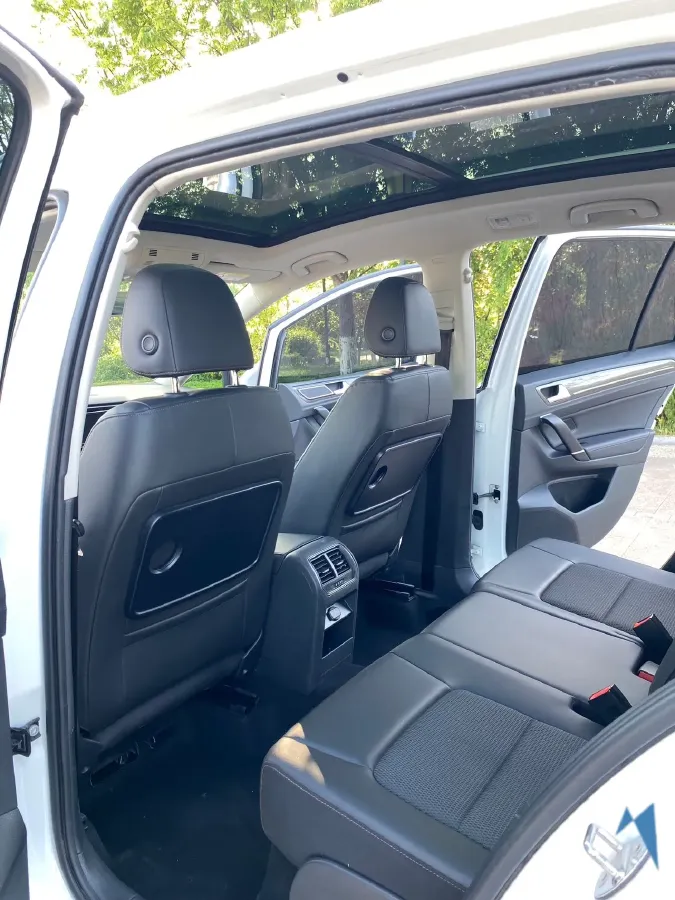 2018 Volkswagen Golf Sportsvan 1.4T 131HP L4 5MT,autocango,china used car exporter,china ev exporter,chinese used car exporter,chinese used ev exporter