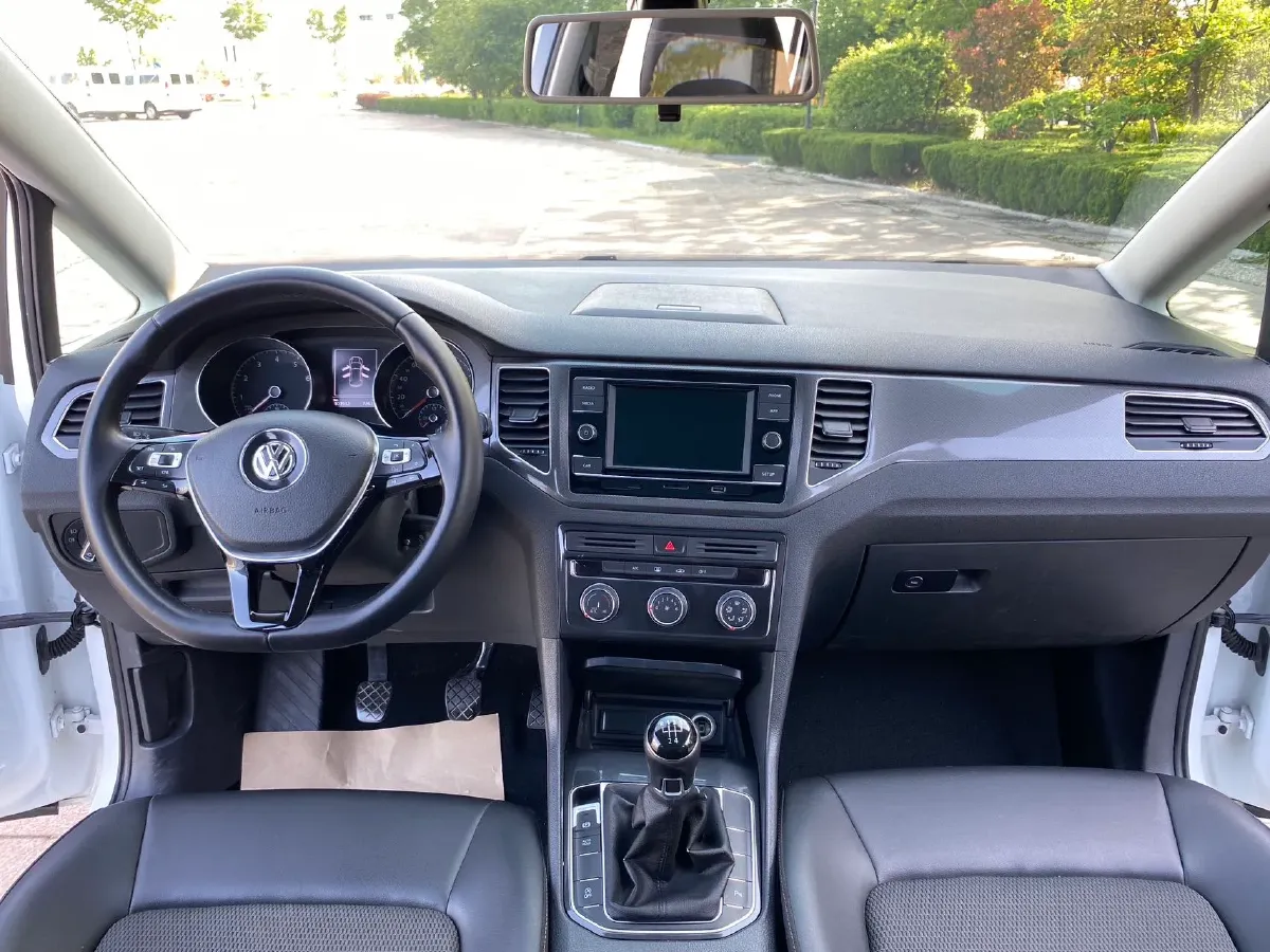 2018 Volkswagen Golf Sportsvan 1.4T 131HP L4 5MT,autocango,china used car exporter,china ev exporter,chinese used car exporter,chinese used ev exporter