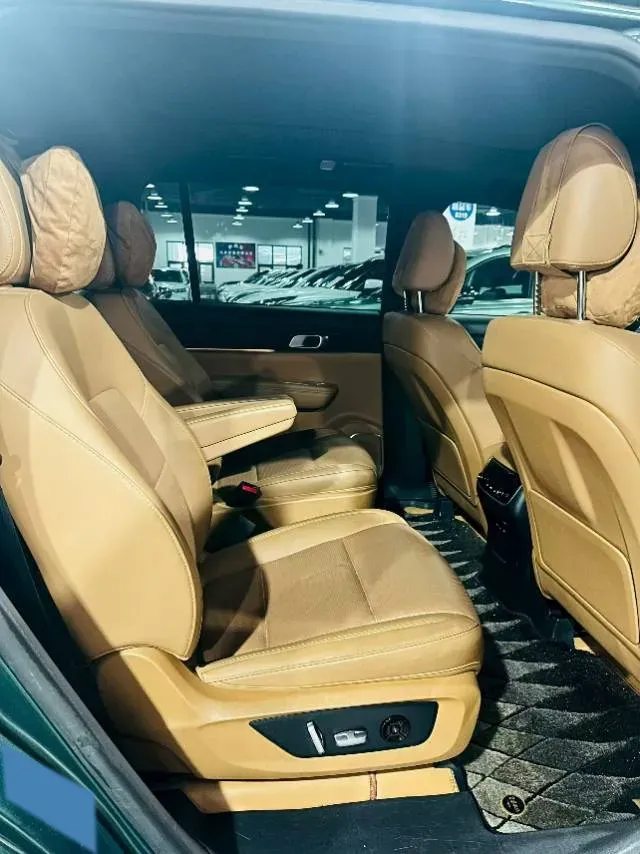 2021 Li ONE Range Extended 131HP REEV 40.5KWH,autocango,china used car exporter,china ev exporter,chinese used car exporter,chinese used ev exporter