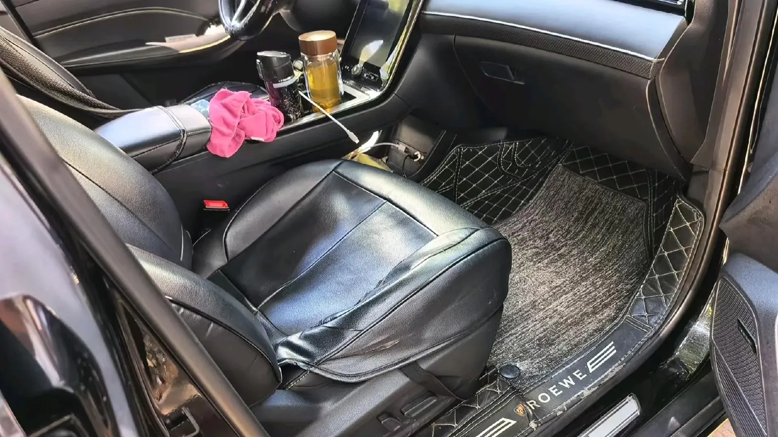 2021 Roewe RX5 1.5T 169HP L4 AMT PHEV 11.1KWH,autocango,china used car exporter,china ev exporter,chinese used car exporter,chinese used ev exporter