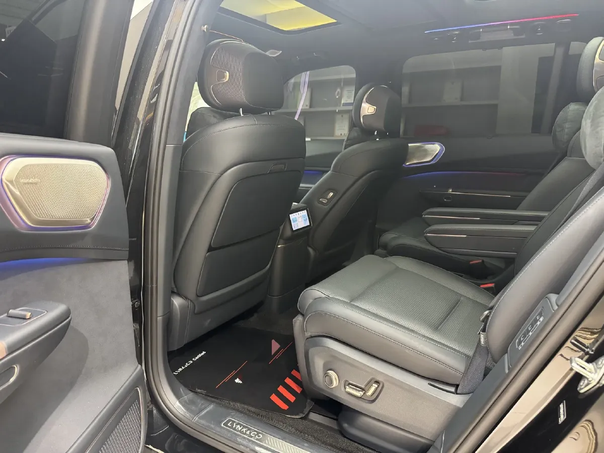 2025 LYNK&CO 900 2.0T 254HP L4 3DHT PHEV,autocango,china used car exporter,china ev exporter,chinese used car exporter,chinese used ev exporter
