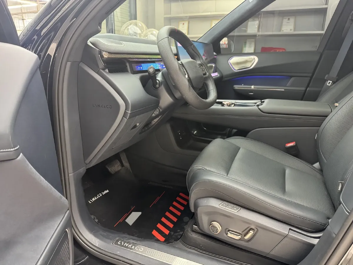 2025 LYNK&CO 900 2.0T 254HP L4 3DHT PHEV,autocango,china used car exporter,china ev exporter,chinese used car exporter,chinese used ev exporter