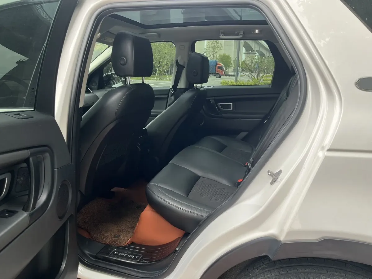2019 Land Rover Discovery Sport 2.0T 241HP L4 9AT,autocango,china used car exporter,china ev exporter,chinese used car exporter,chinese used ev exporter