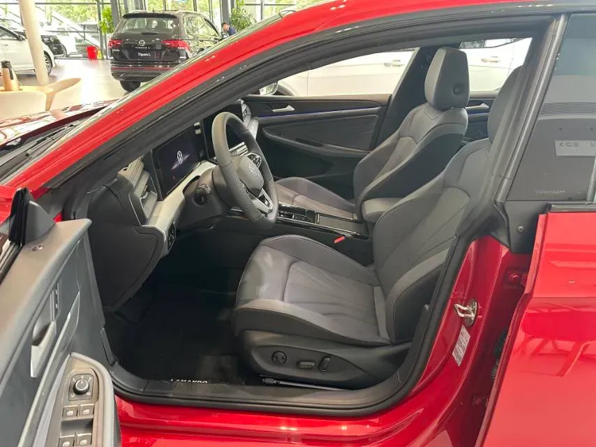 2026 Volkswagen Lamando 2.0T 220HP L4 7DCT,autocango,china used car exporter,china ev exporter,chinese used car exporter,chinese used ev exporter