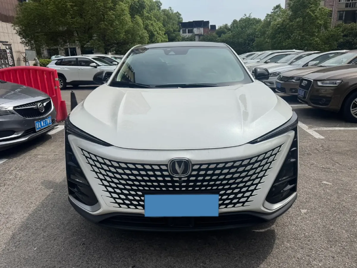 2020 ChangAn UNI-T 1.5T 180HP L4 7DCT,autocango,china used car exporter,china ev exporter,chinese used car exporter,chinese used ev exporter