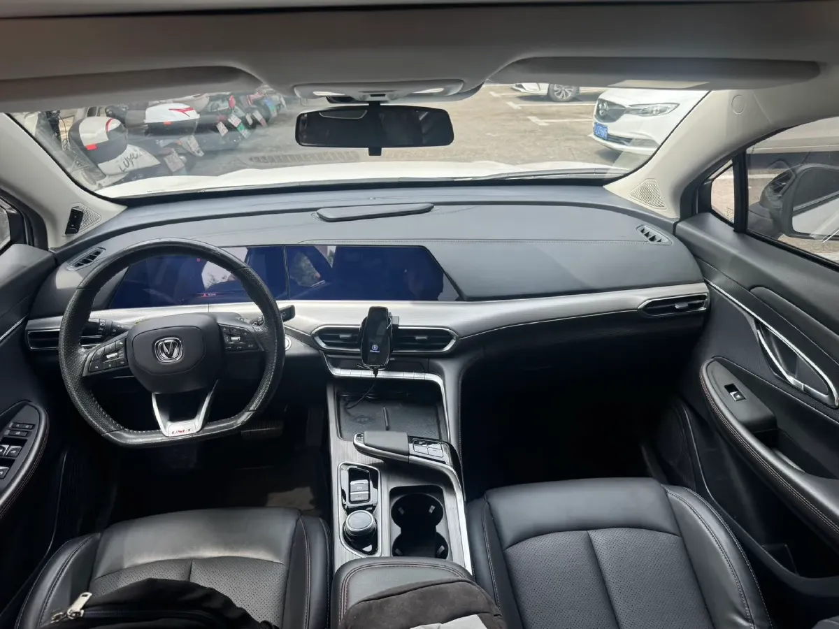 2020 ChangAn UNI-T 1.5T 180HP L4 7DCT,autocango,china used car exporter,china ev exporter,chinese used car exporter,chinese used ev exporter
