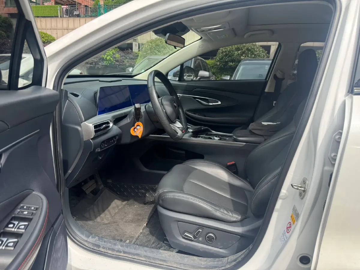 2020 ChangAn UNI-T 1.5T 180HP L4 7DCT,autocango,china used car exporter,china ev exporter,chinese used car exporter,chinese used ev exporter