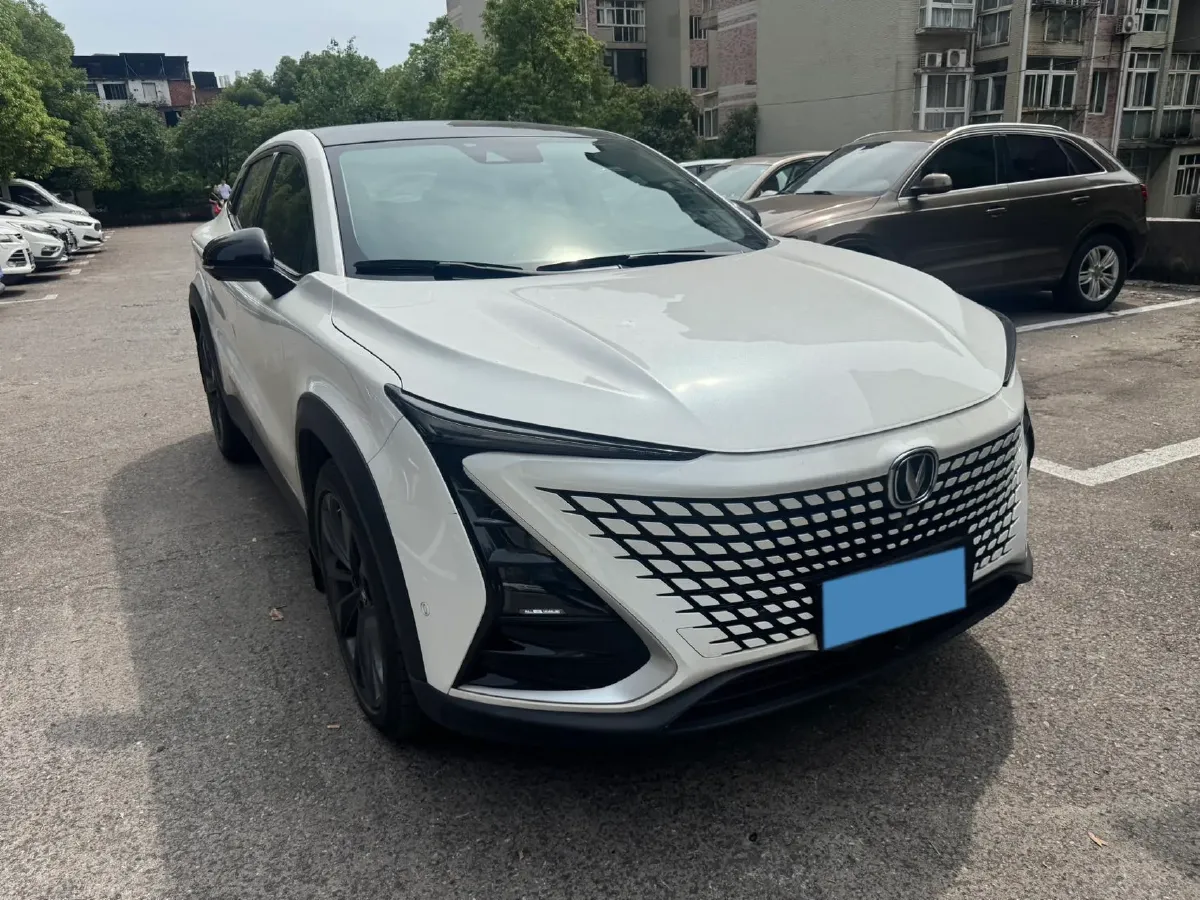 2020 ChangAn UNI-T 1.5T 180HP L4 7DCT,autocango,china used car exporter,china ev exporter,chinese used car exporter,chinese used ev exporter