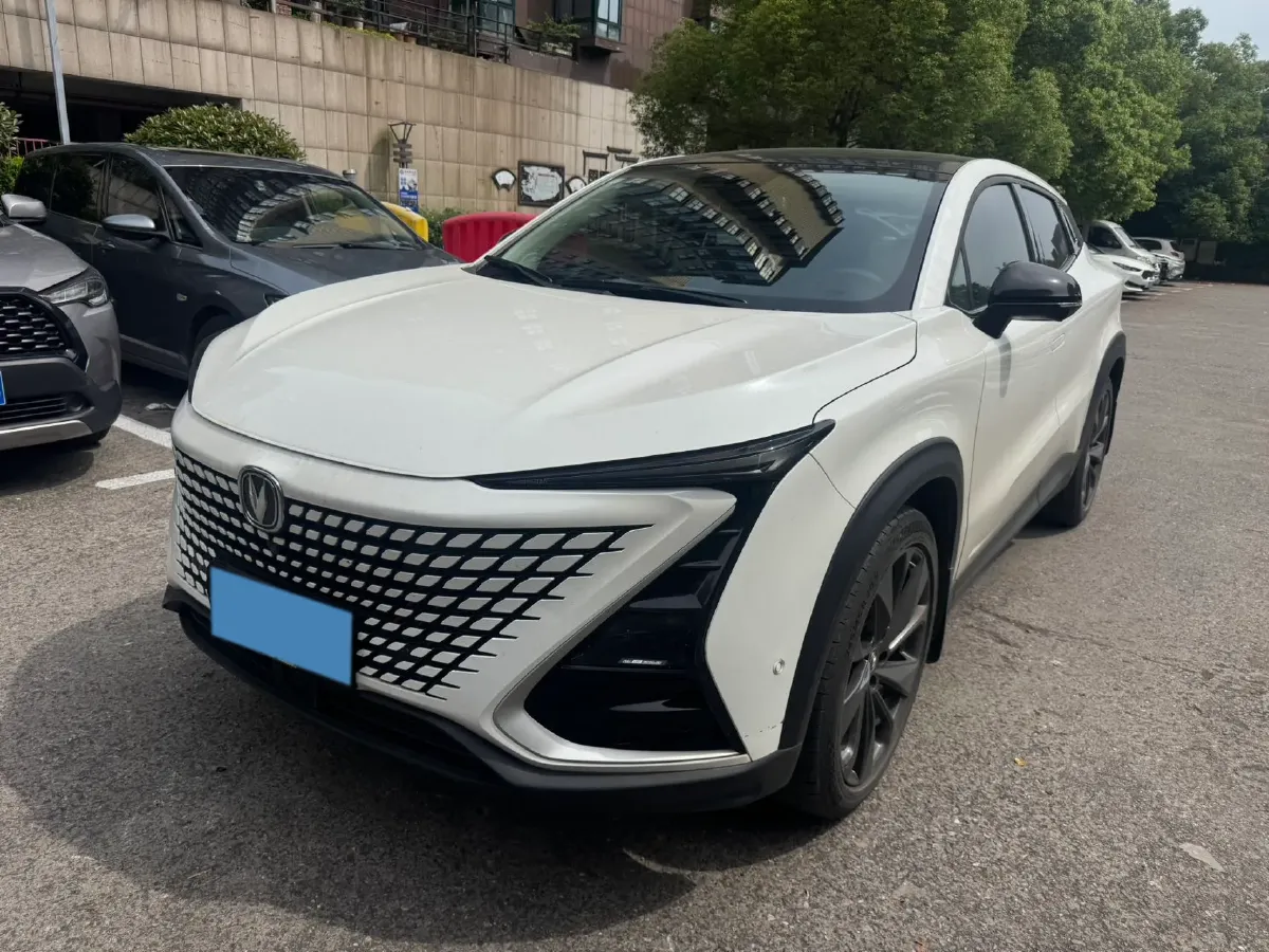 2020 ChangAn UNI-T 1.5T 180HP L4 7DCT,autocango,china used car exporter,china ev exporter,chinese used car exporter,chinese used ev exporter