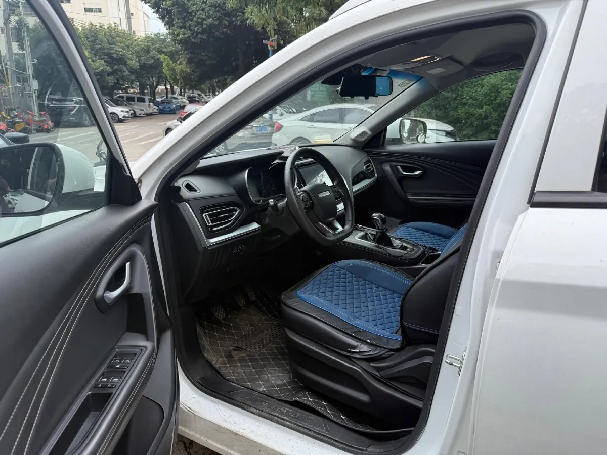 2021 Jetour X70M 1.5T 156HP L4 6MT,autocango,china used car exporter,china ev exporter,chinese used car exporter,chinese used ev exporter