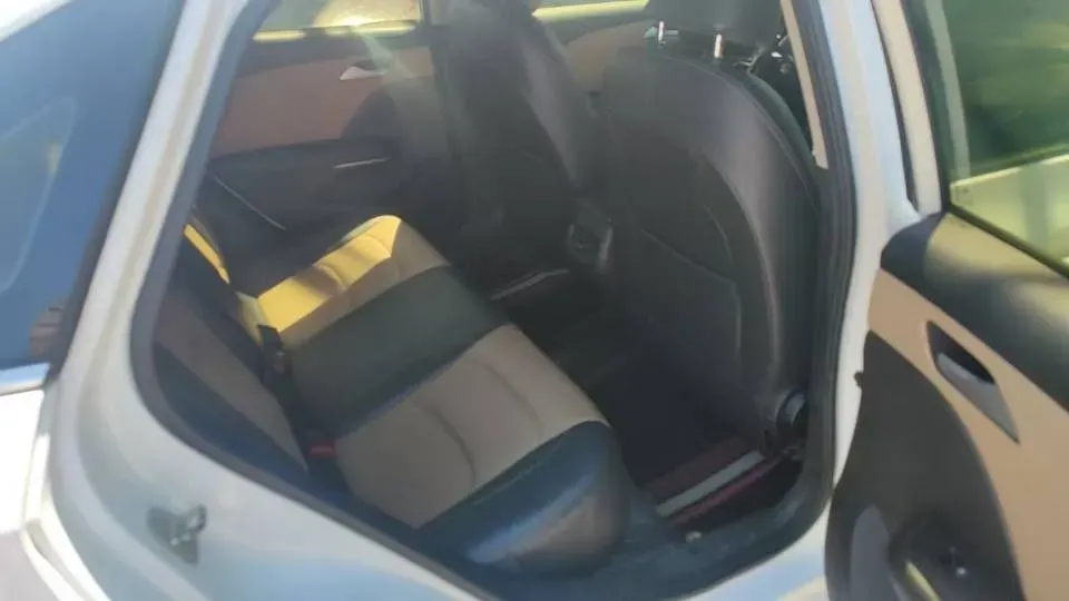 2021 Chevrolet Monza 1.5L 113HP L4 6AT,autocango,china used car exporter,china ev exporter,chinese used car exporter,chinese used ev exporter