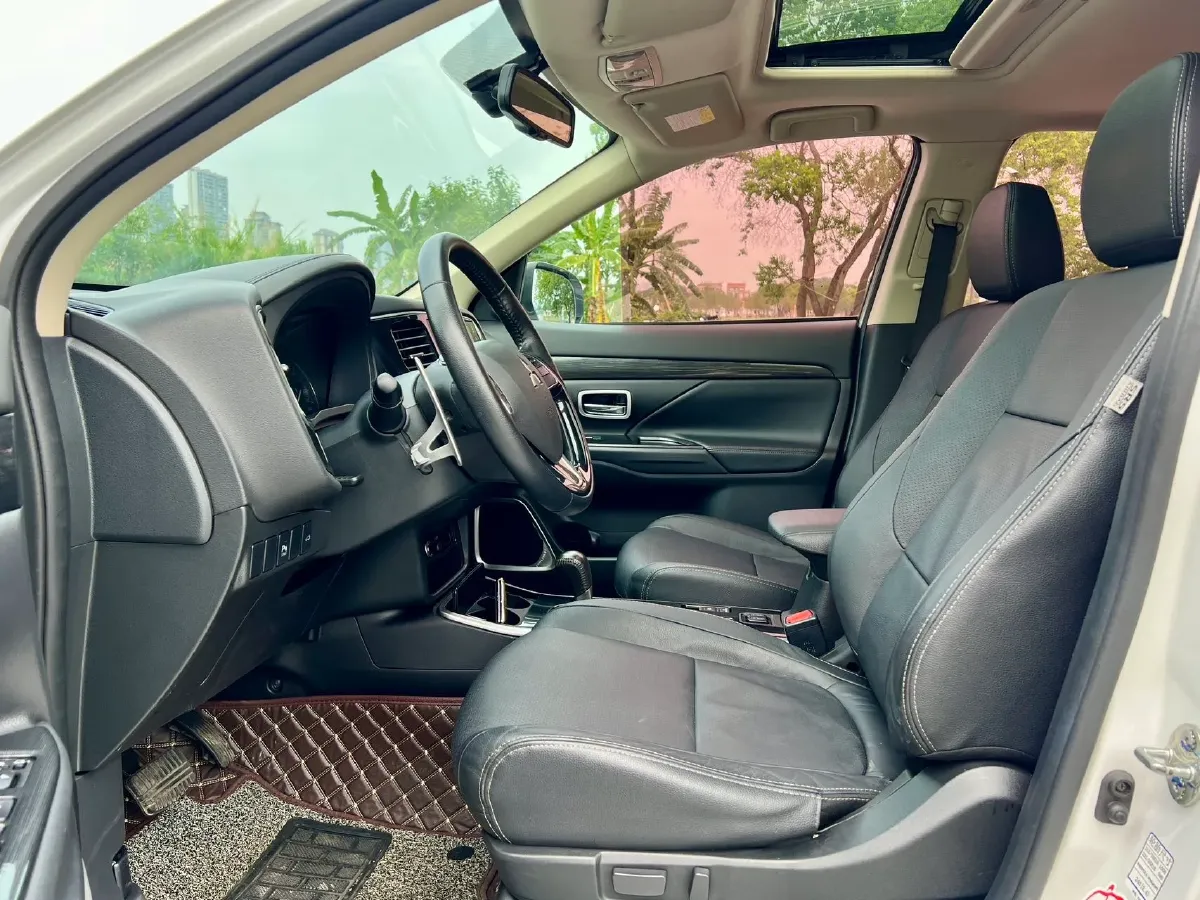 2019 Mitsubishi Outlander 2.4L 192HP L4 CVT,autocango,china used car exporter,china ev exporter,chinese used car exporter,chinese used ev exporter