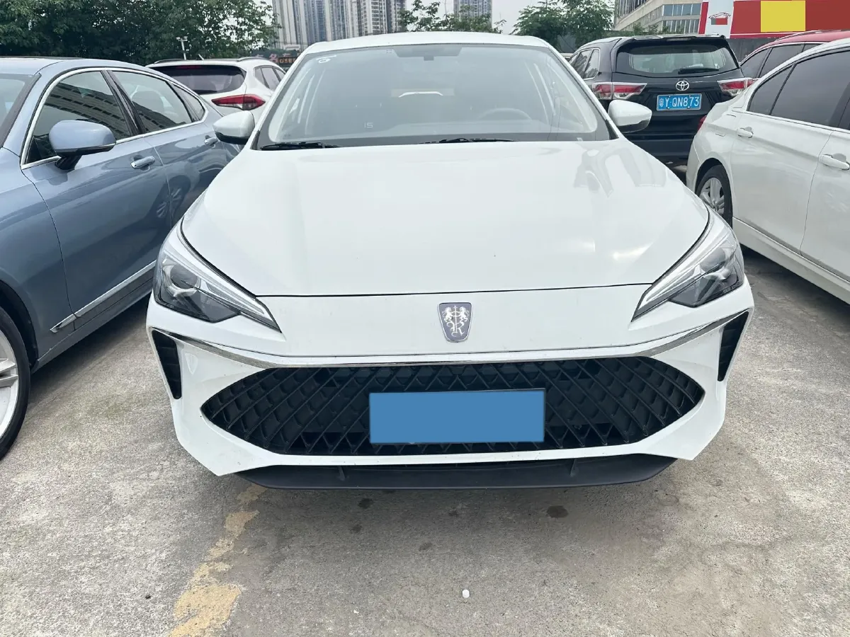 2023 Roewe i5 1.5L 129HP L4 5MT,autocango,china used car exporter,china ev exporter,chinese used car exporter,chinese used ev exporter