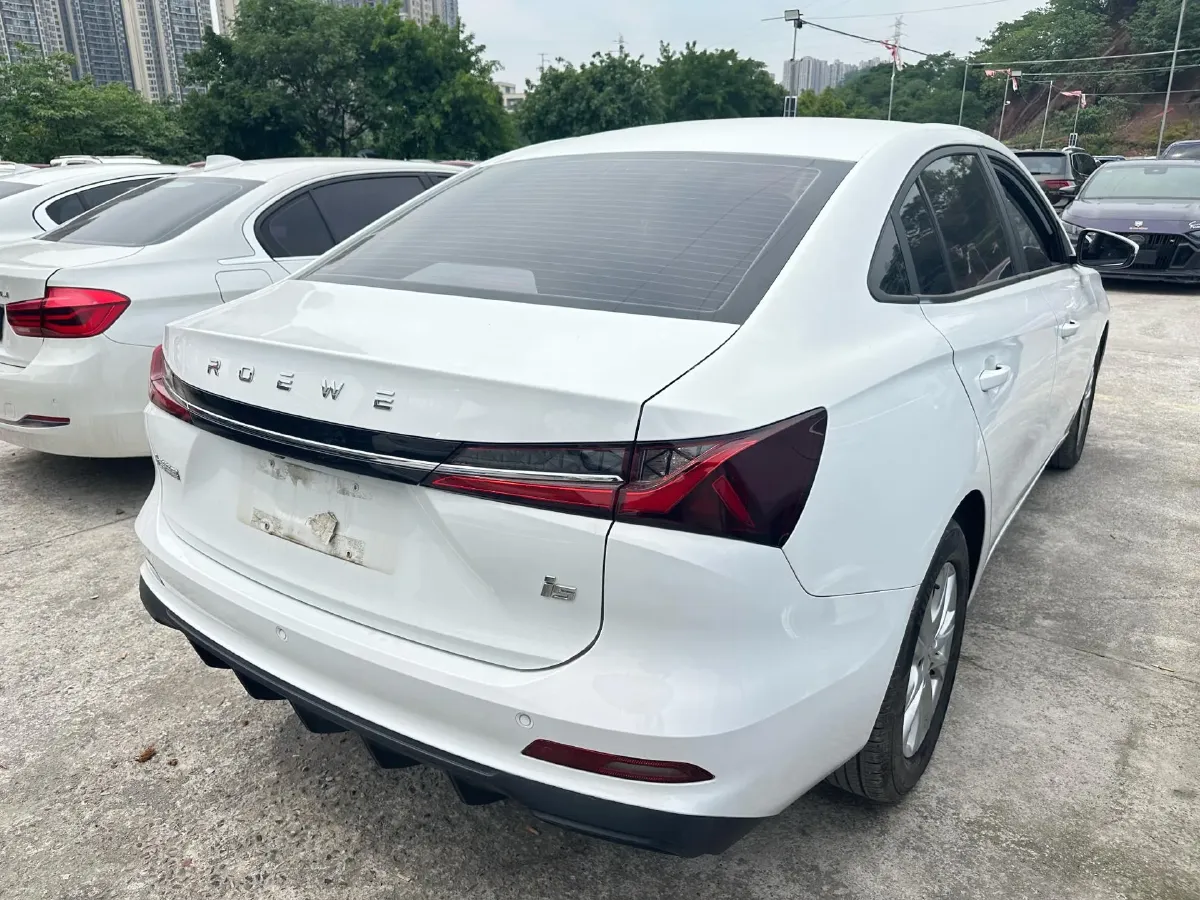 2023 Roewe i5 1.5L 129HP L4 5MT,autocango,china used car exporter,china ev exporter,chinese used car exporter,chinese used ev exporter