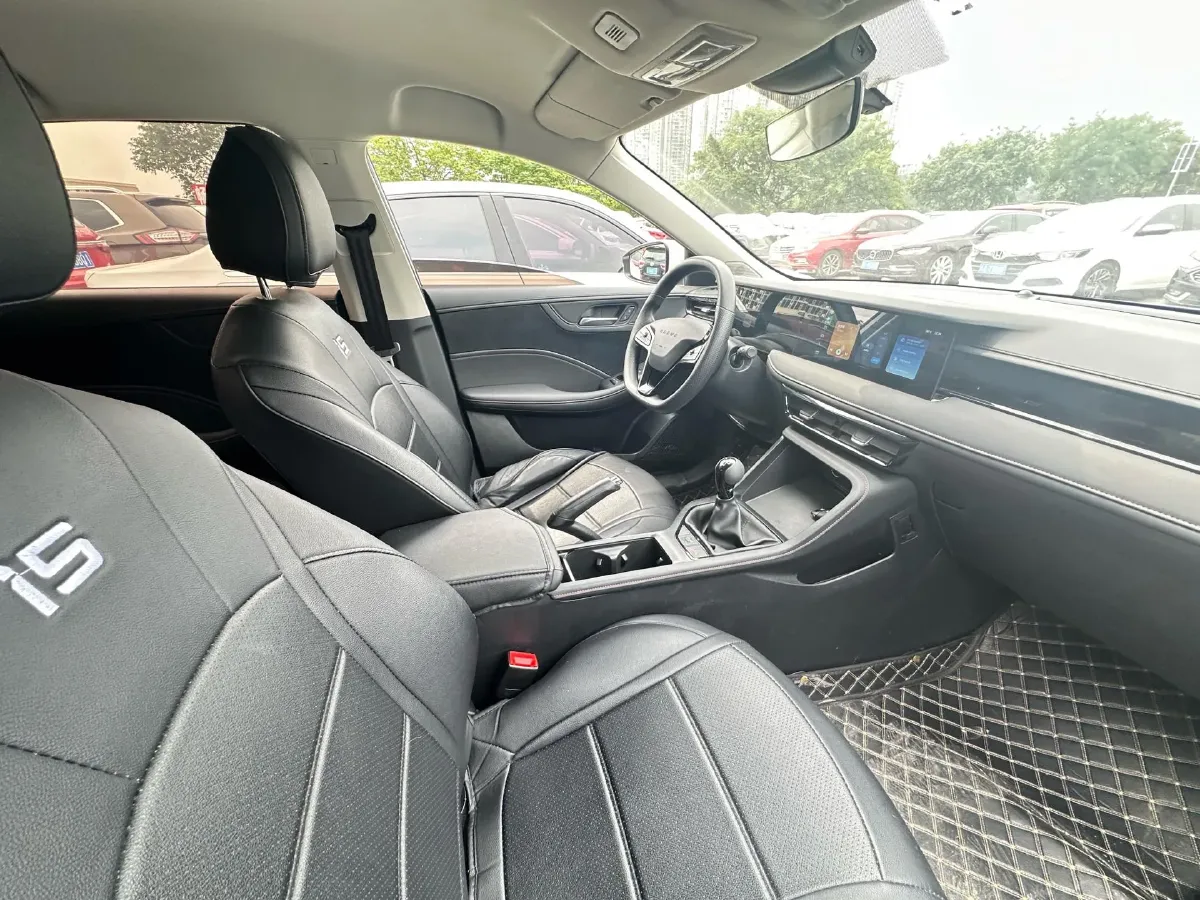 2023 Roewe i5 1.5L 129HP L4 5MT,autocango,china used car exporter,china ev exporter,chinese used car exporter,chinese used ev exporter