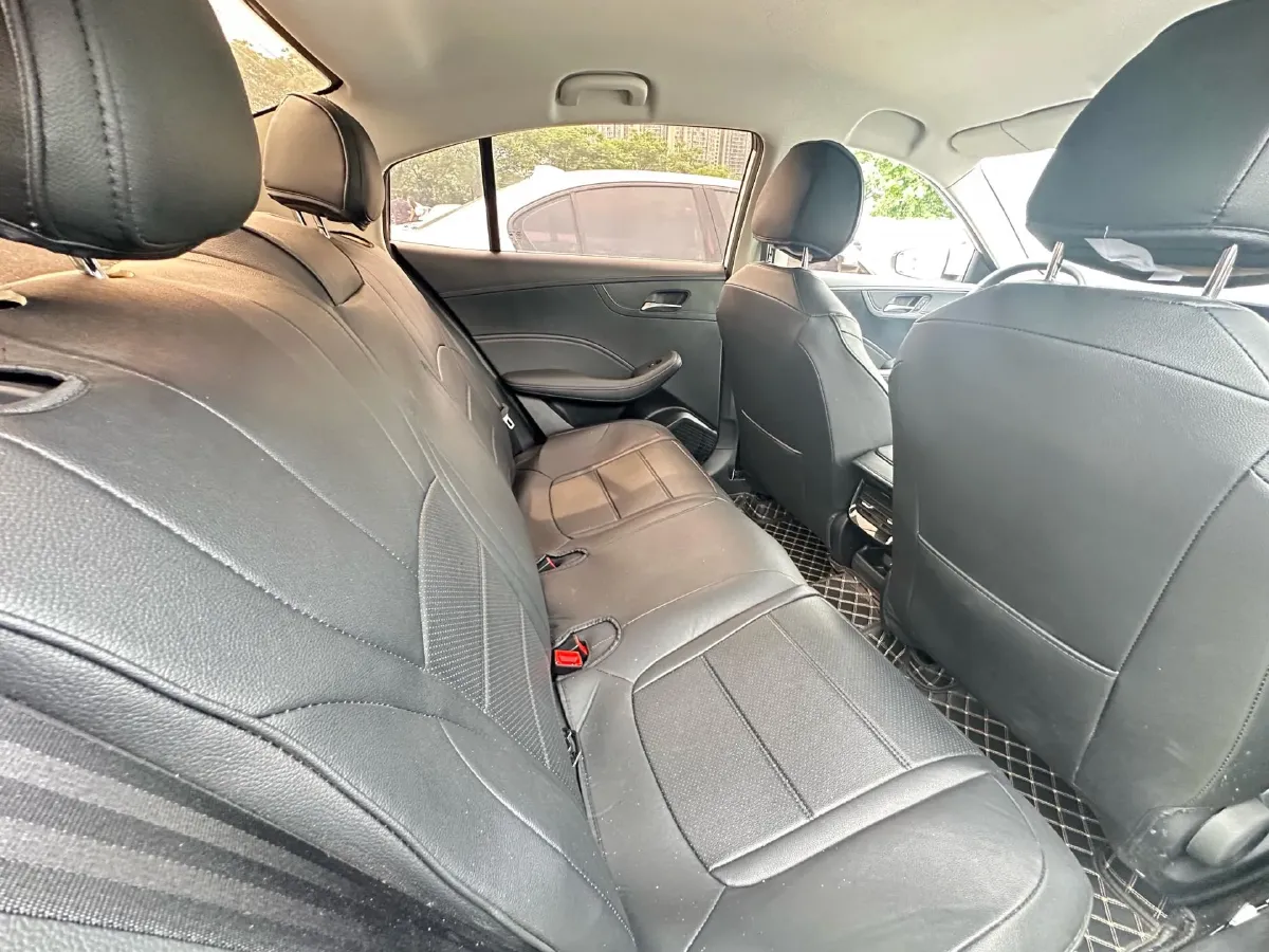 2023 Roewe i5 1.5L 129HP L4 5MT,autocango,china used car exporter,china ev exporter,chinese used car exporter,chinese used ev exporter