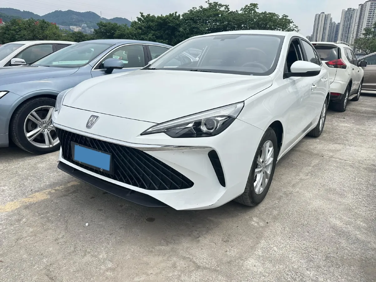 2023 Roewe i5 1.5L 129HP L4 5MT,autocango,china used car exporter,china ev exporter,chinese used car exporter,chinese used ev exporter